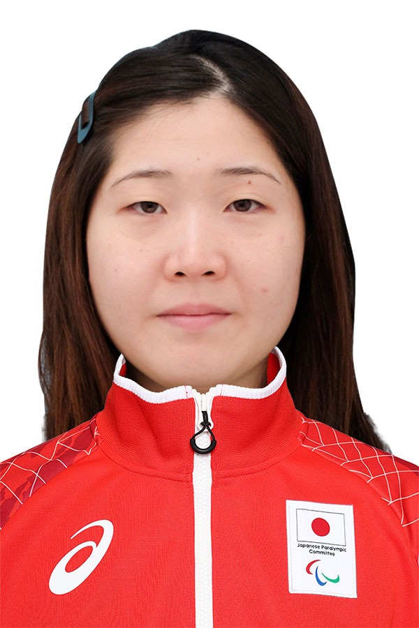 水上 真衣