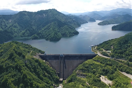 2020年12月に運転開始60周年を迎える奥只見ダム（福島県）